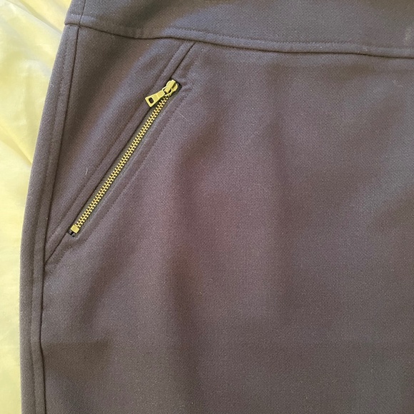 Loft Navy pencil skirt size 8 - Picture 4 of 9